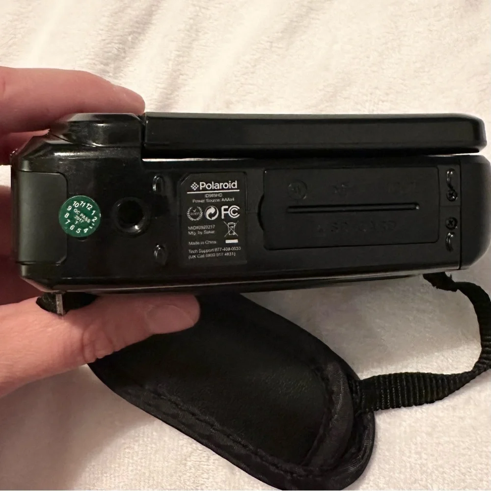 Polaroid-ID969HD 16MP LCD Display 4x Optical Zoom Digital Camcorder Case Tripod